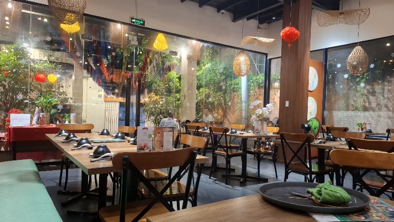 Mầm Vegetarian - Nhà hàng chay Mầm - Mầm Vegetarian - Nhà hàng chay Mầm Sát bên khách sạn 5* Eastin Grand, trước hẻm là Kichi Kichi, gần chùa Đại Giác, 197 Đ. Nguyễn Văn Trỗi, Phú Nhuận, Hồ Chí Minh 70000, Vietnam