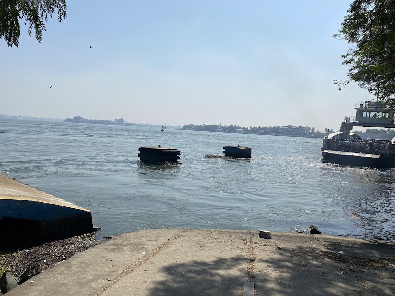 Vypeen Ferry - Vypeen Ferry, Fort Vypin, Vypin, Kochi, Keralam 682508, India
