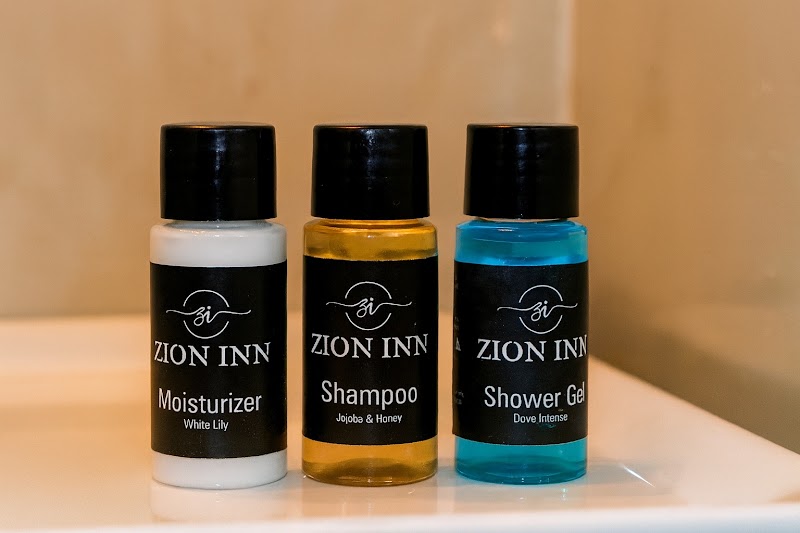Hotel Zion Inn (होटल ज़ियॉन इन) - Hotel Zion Inn (होटल ज़ियॉन इन) Buddha Vihar Colony, S-20/53-12K, The Mall Rd, cantonment, Varanasi, Uttar Pradesh 221002, India