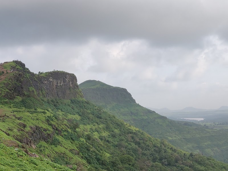 Saputara View Point - Saputara View Point, HPCR+6X8, Table Land Ghat Road, Saputara, Gujarat 394720, India