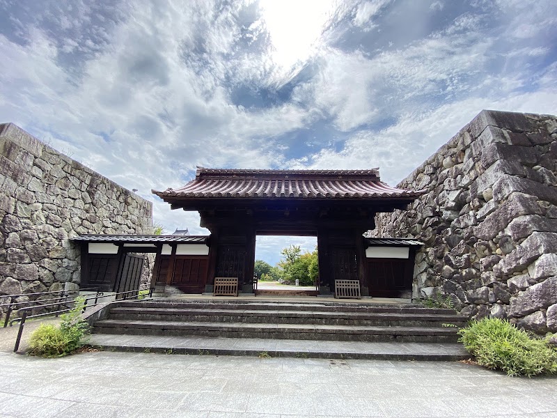 Toyama Castle Ruin Park - Toyama Castle Ruin Park, 1 Honmaru, Toyama, 930-0081, Japan