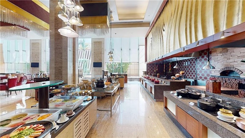 Radisson Blu Hotel, Nagpur - Radisson Blu Hotel, Nagpur 7, Wardha Rd, Chatrapati Nagar, Nagpur, Maharashtra 440015, India