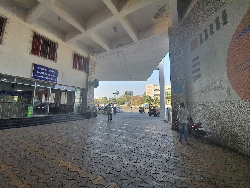 Bandra Terminus - Bandra Terminus, Naupada, Bandra East, Mumbai, Maharashtra 400051, India