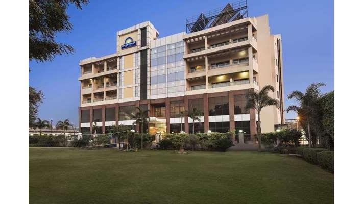 Days Hotel by Wyndham Neemrana Jaipur Highway - Days Hotel by Wyndham Neemrana Jaipur Highway, M-4, SFS Manasarovar, RIICO Industrial Area, Mansarovar, Shahjahanpur, Jaipur, Rajasthan 301706, India