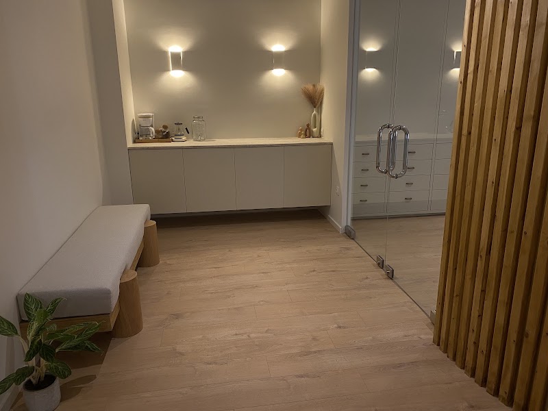 4042 skin body soul - 4042 skin body soul, Koletti 40-42, Athina 106 82, Greece