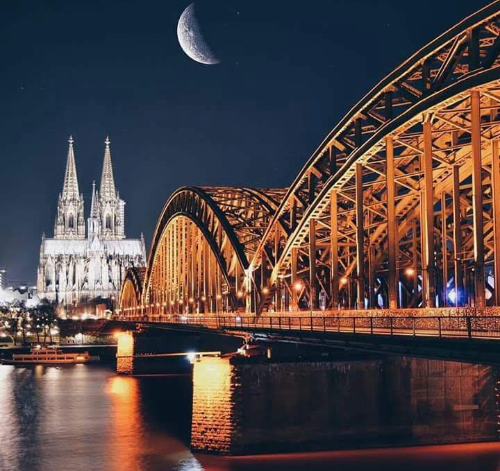 Hohenzollern Bridge - Hohenzollern Bridge, Hohenzollernbrücke, 50679 Köln, Germany