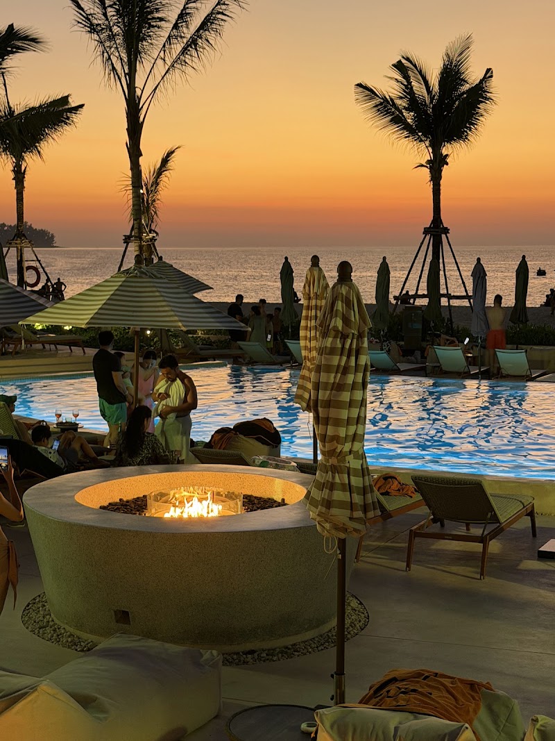 RAVA Beach Club - RAVA Beach Club, 109 Bang Tao Beach, Tambon Choeng Thale, Amphoe Thalang, Chang Wat Phuket 83110, Thailand