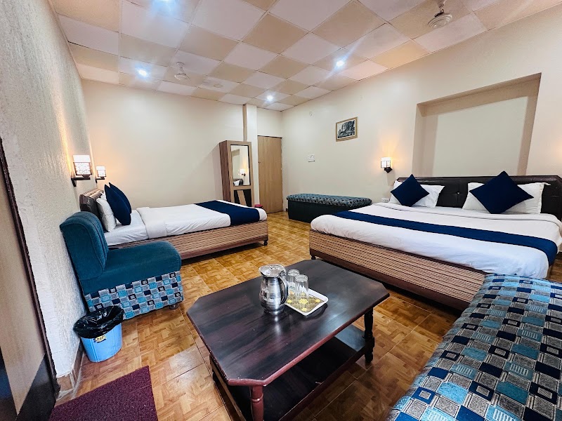 HOTEL THE GARDEN INN - HOTEL THE GARDEN INN Sbi building, D.40/19-22, Jangamwadi Rd, near Godolia, opp. Old sushil cinema hall, Luxmanpura, Ramapura Luxa, Varanasi, Uttar Pradesh 221001, India