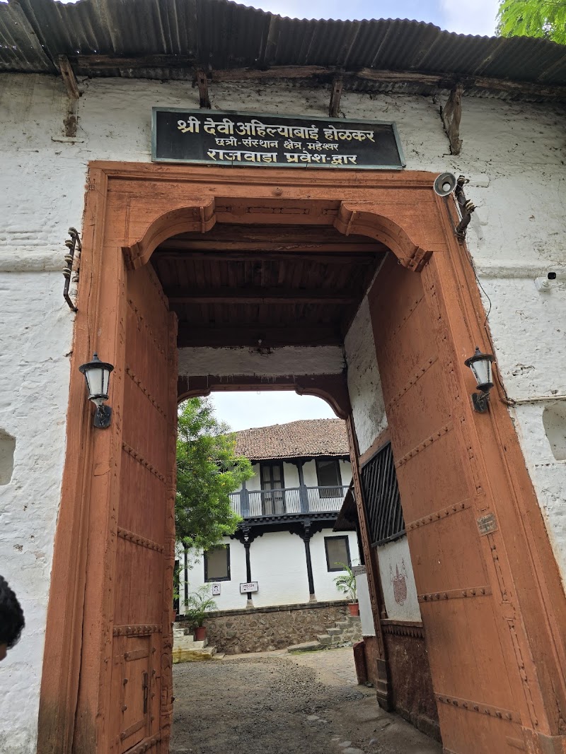 Rajwada Maheshwar - Rajwada Maheshwar 5HCP+3Q9, Unnamed Road, Maheshwar, Madhya Pradesh 451228, India