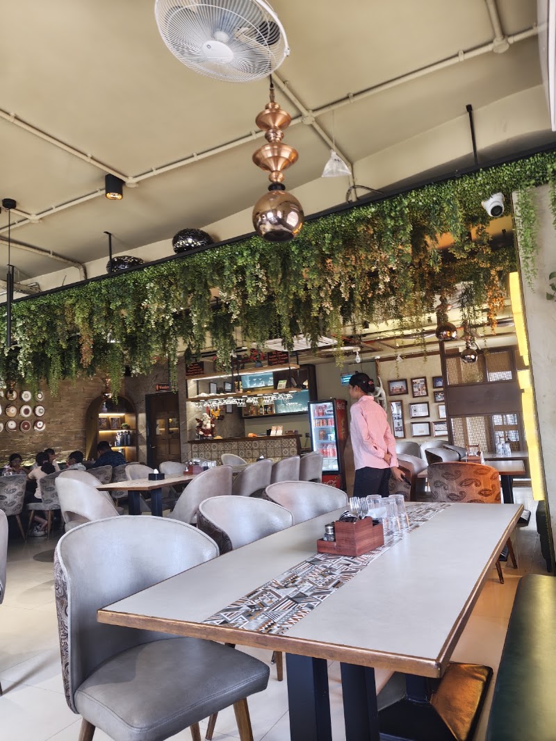 Kake Di Hatti Vapi - Kake Di Hatti Vapi, Second Floor, 210, Sonorous-A, Silvasa Rd, opp. Circuit House, Laddak, Vapi East, Pardi, Vapi, Gujarat 396191, India