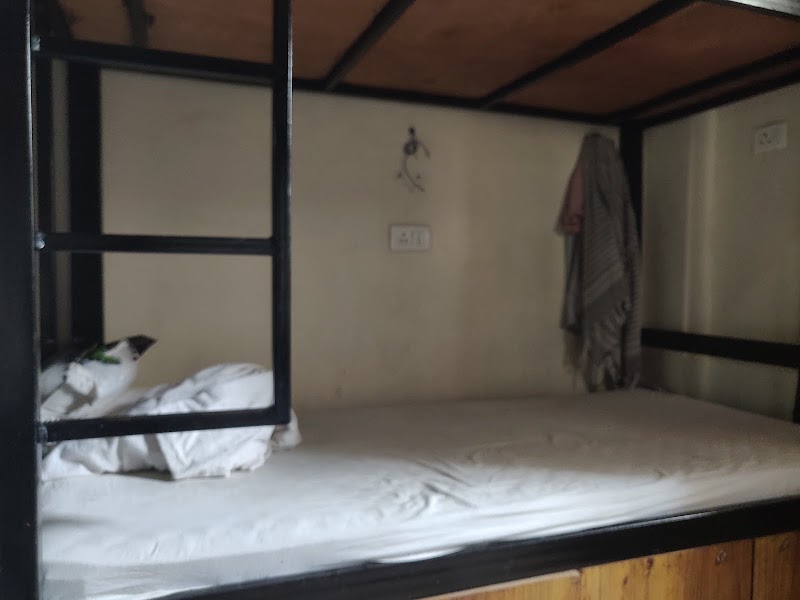 Anandam AC Dormitory & Rooms - Anandam AC Dormitory & Rooms Station Rd, in front of Ganj Post Office, near Railway Station, Narmada Para, Balaji Nagar, Raipur, Chhattisgarh 492009, India