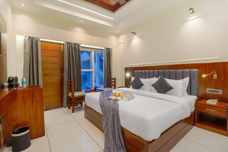 Hotel Regent Residency - Hotel Regent Residency Regent House, Kulri Bazar, The Mall Road, Mussoorie, Uttarakhand 248179, India