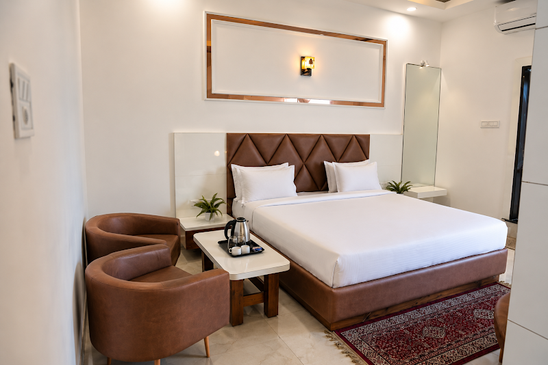 Hotel Nainas Palace - Hotel Nainas Palace nanakheda bus stand, A-3/3, Indore - Ujjain Rd, Vasant Vihar, Ujjain, Madhya Pradesh 456010, India