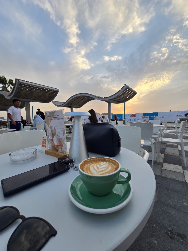 Feels Kite Beach - Feels Kite Beach, 2 Al Nessnass St - Jumeira Third - Dubai - United Arab Emirates