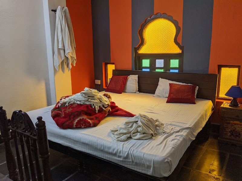 Bunkyard - bunkyard hostel, A/5, opp. zostel imli ghat, porohiton ka khurra, Silawatwari, Udaipur, Rajasthan 313001, India