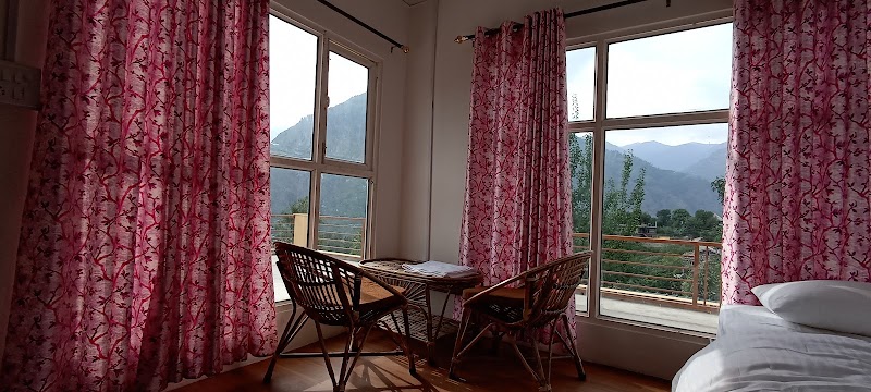 annie's hilltop retreat - annie's hilltop retreat 34QX+79G, Larankelo, Himachal Pradesh 175104, India