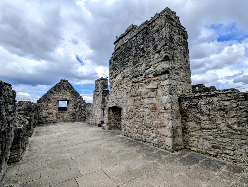 Craigmillar Castle - Craigmillar Castle Rd, Edinburgh EH16 4SY, UK