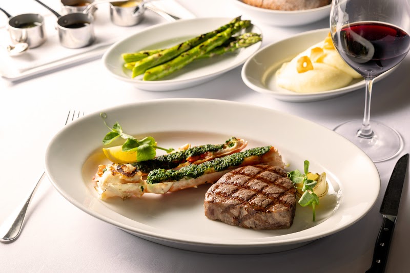 New York Grill - New York Grill パークハイアット東京, 52階, 3-chōme-7-1-2 Nishishinjuku, Shinjuku City, Tokyo 163-1055, Japan