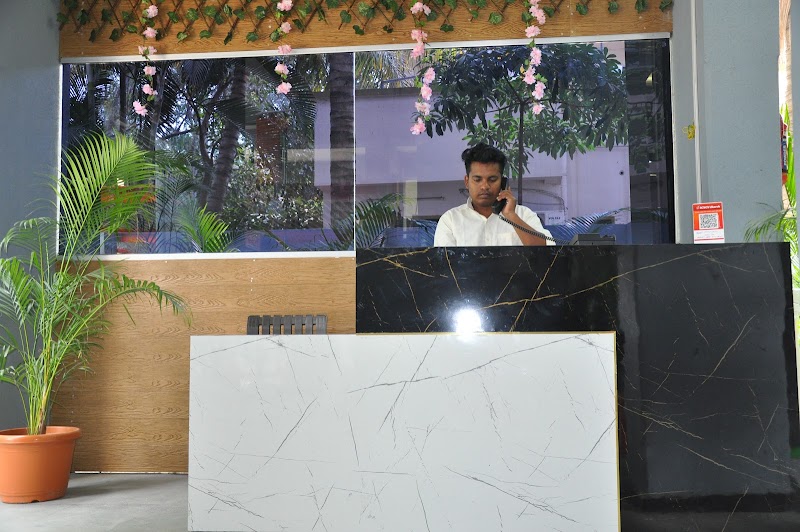 Aryan Heights Corporate Stays - Aryan Heights Corporate Stays Aryan Heights, Future Towers, next to Hanuman Mandir, near Amanora, Sade Satra Nali, Hadapsar, Pune, Maharashtra 411028, India