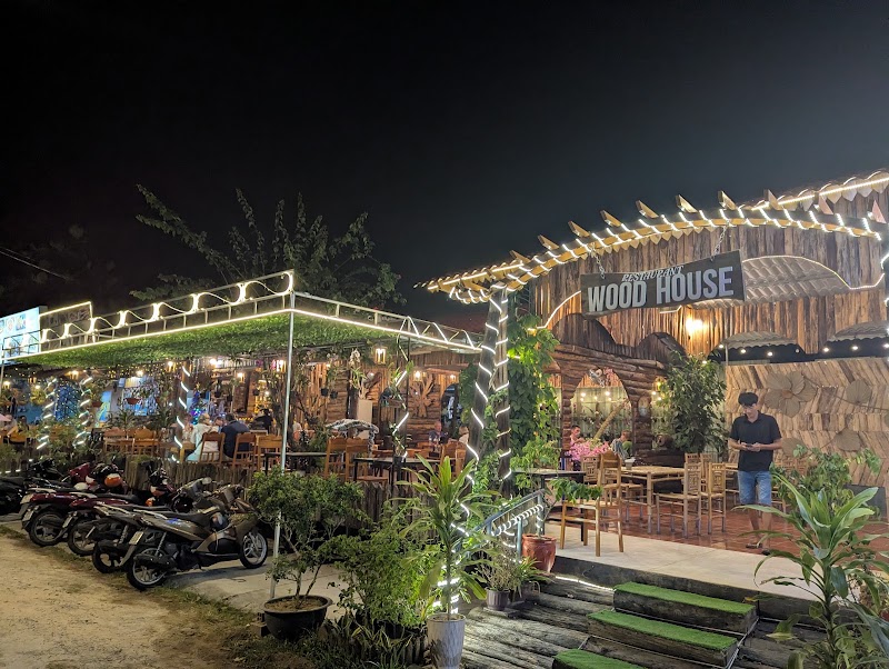 Wood House Family Restaurant - Wood House Family Restaurant Tổ 5 Đường Dinh Bà, Ông Lang, Phú Quốc, An Giang, Vietnam