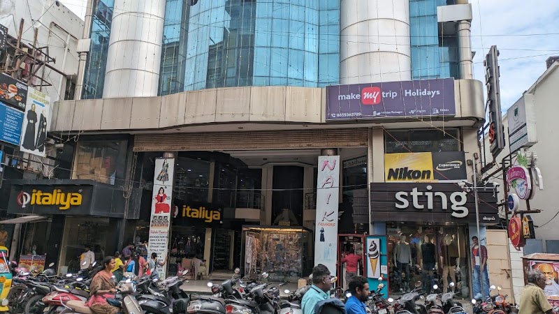 MakeMyTrip Holidays Store - JN Street - MakeMyTrip Holidays Store - JN Street Shop No F32, 1st Floor, No 100, Jawaharlal Nehru St, Heritage Town, Puducherry, 605001, India