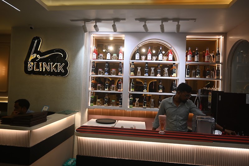 Blinkk Restaurant By Zoca - Blinkk Restaurant By Zoca 62A/1/50/2A, Dr Lohia Rd, near Auto sales petrol pump, Civil Lines, Prayagraj, Uttar Pradesh 211001, India