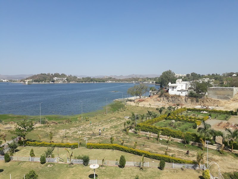 Lake Garden - Lake Garden HMRF+56P, Rani Rd, Ambamata, Udaipur, Rajasthan 313004, India