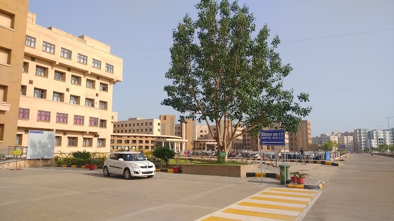 AIIMS Raipur Gate Number 5 - AIIMS Raipur Gate Number 5, 7H5H+P2J, Great Eastern Rd, AIIMS Campus, Tatibandh, Raipur, Chhattisgarh 492099, India