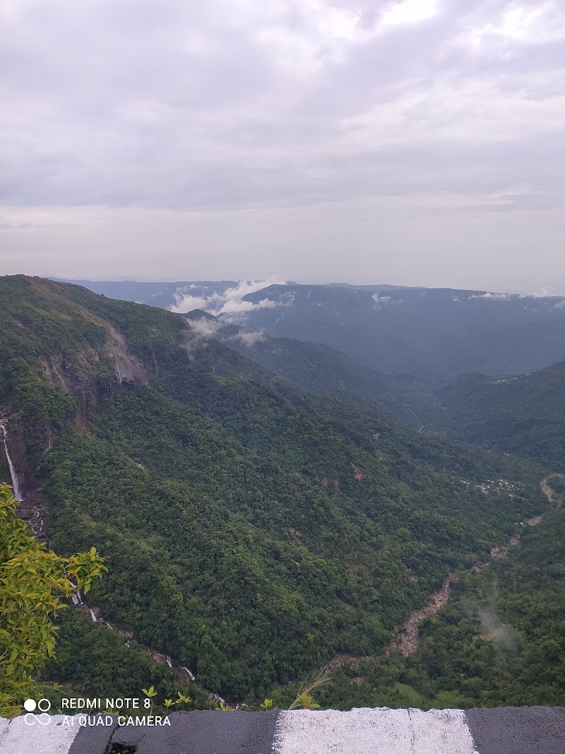 Nohsngithiang Falls View point - Nohsngithiang Falls View point, 6PQM+H2, Lad Ryngud, Meghalaya 793108, India