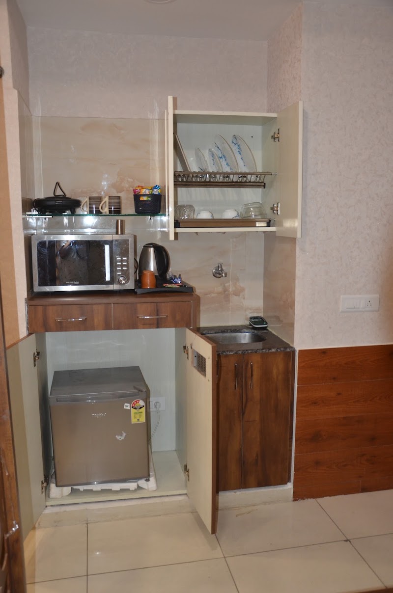 ROYAL HOLIDAY HOMES - ROYAL HOLIDAY HOMES 1018, 10th floor, MOTIAZ ROYAL BUSINESS PARK, Zirakpur, Gazipur, Punjab 140603, India