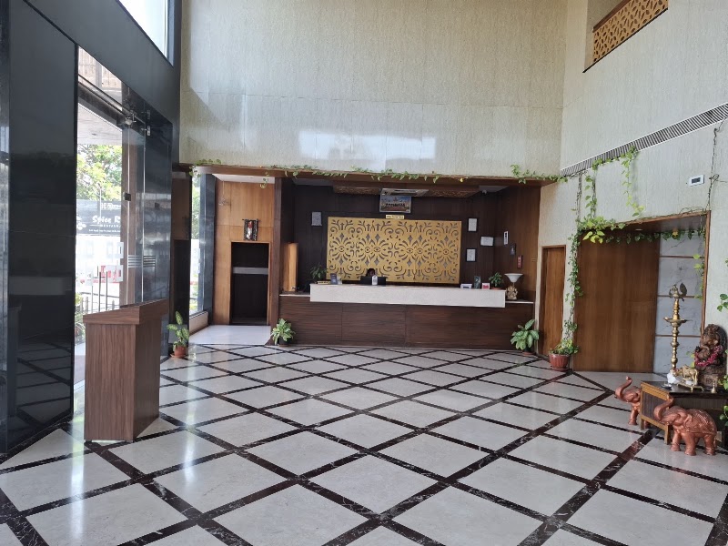 Hotel Preethi International - Hotel Preethi International, Church, Five Light Circle, Road, near Bishop House, Lashkar Mohalla, Mandi Mohalla, Mysuru, Karnataka 570001, India