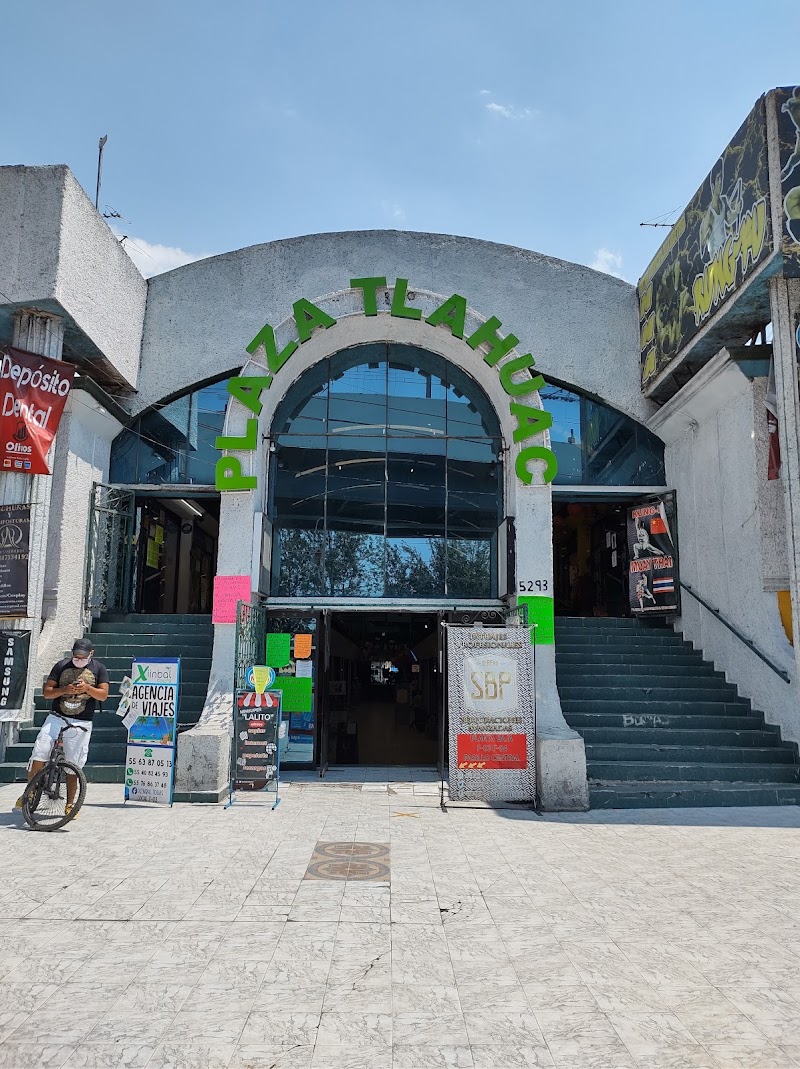 Plaza Tláhuac - Plaza Tláhuac Av. Tlahuac 5295, Los Olivos, Tláhuac, 13210 Ciudad de México, CDMX, Mexico