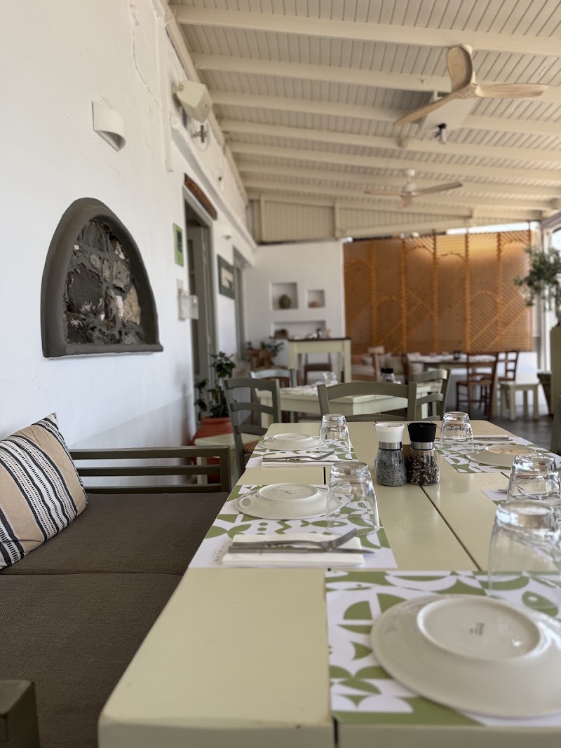 Yialos Restaurant Milos - Yialos Restaurant Milos Pollonia 848 00, Greece