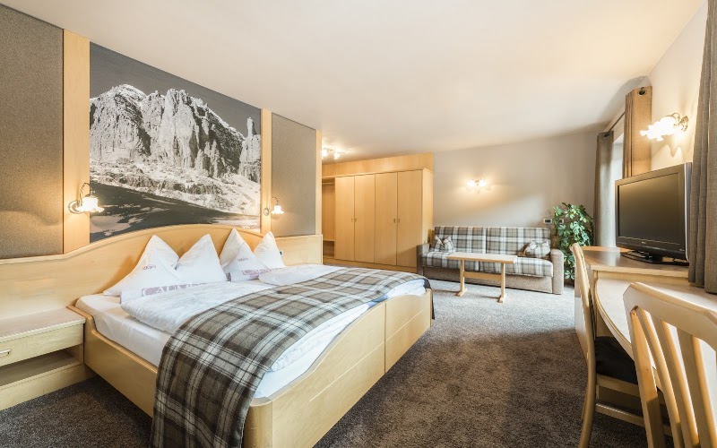 Hotel Carmen Dolomites - Hotel Carmen Dolomites Streda Chemun, 16, 39047 Santa Cristina Valgardena BZ, Italy