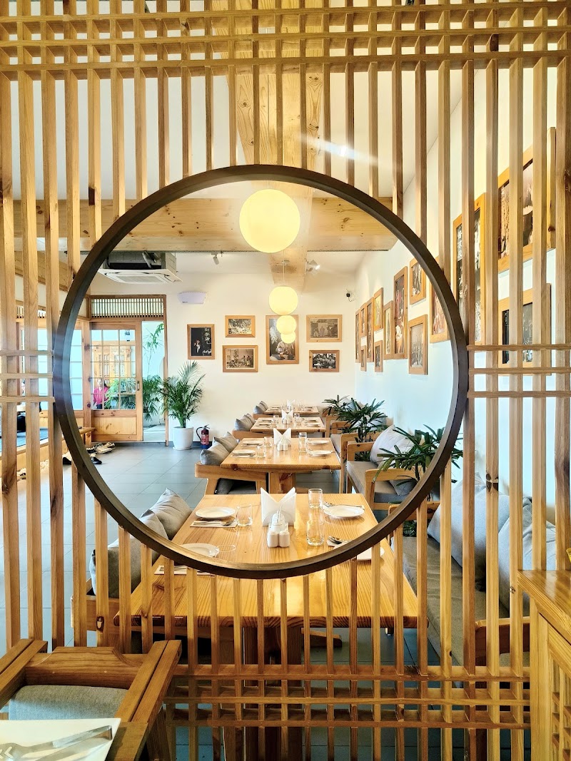 ｓｏｓｏｒｕ - 唆る (Pan Asian Restaurant & Bar)