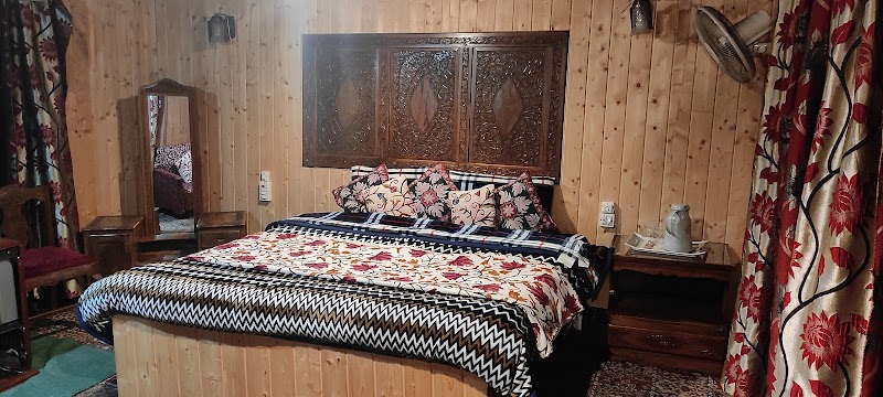 Morningstar Group Of Houseboats - Morningstar Group Of Houseboats, Dal Lake Ghat No.13 Opposite Hotel Duke Boulvard Road Srinagar, Karapura, Rainawari, Srinagar, 190001