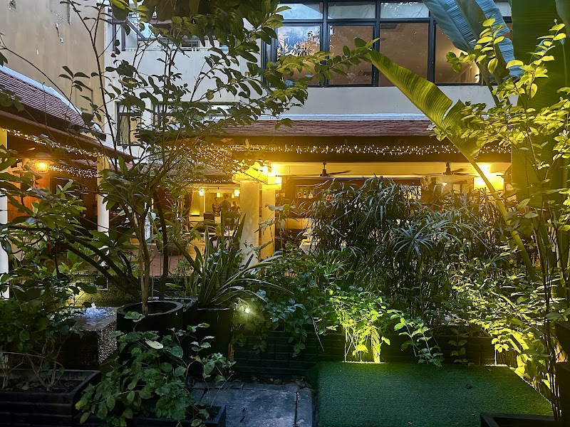 Malis Restaurant - Norodom Blvd - Malis Restaurant - Norodom Blvd, Phnom, 136 Norodom Blvd, Penh 12301, Cambodia