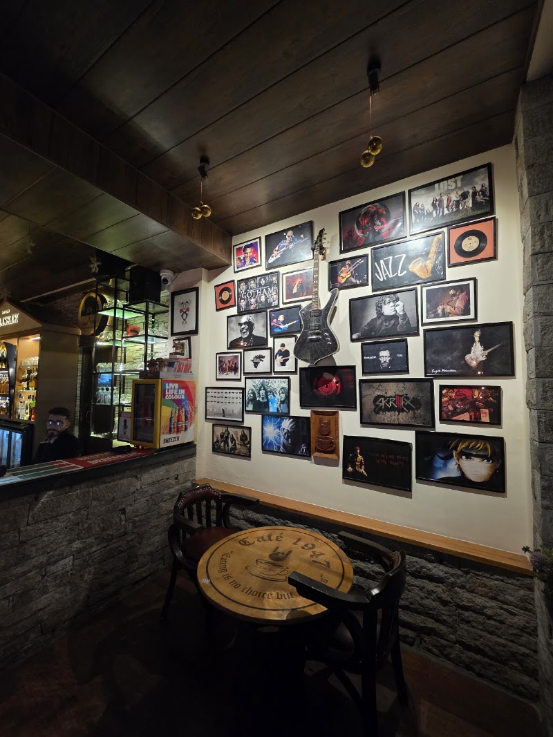 Cafe 1947 - Cafe 1947 Near Nehru Kund, Leh Manali Hwy Vpo Bahang, Dist, Manali, Bashisht, Himachal Pradesh 175103, India