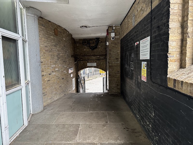 Horselydown Old Stairs - Horselydown Old Stairs, 48 Shad Thames, London SE1 2LY, UK