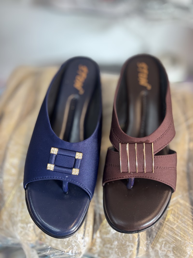 STEP IN SHOES - STEP IN SHOES, gali, shop no, Fancy store, 05, Gole Bazaar, Itwari Bazar, Dhamtari, Chhattisgarh 493773, India