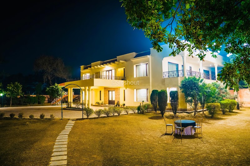 Luxotica Greens | Farmhouse for Weddings and Parties in Chattarpur