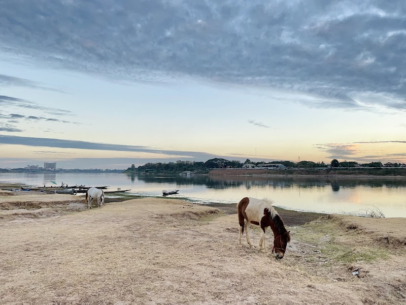 Mekong Beach Vientiane - Mekong Beach Vientiane, XH6X+J66, Vientiane, Laos