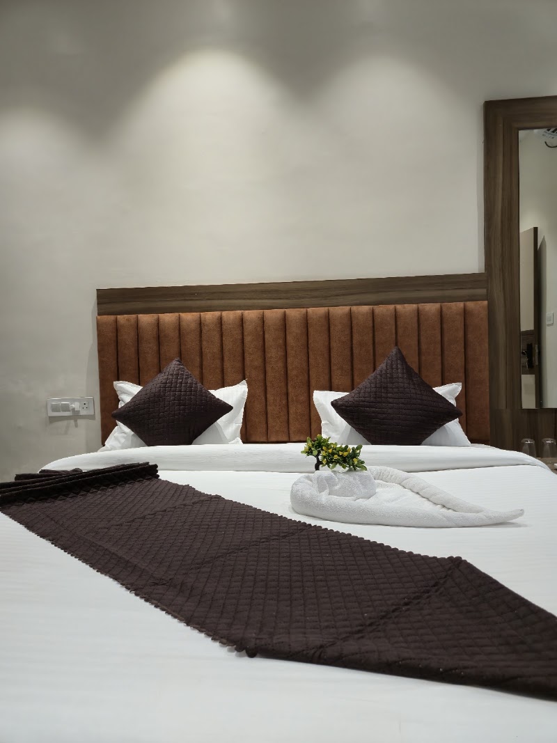 ✅Swaraj Homestay | Best Guest House | AC Guest House | Guest House Near Me - ✅Swaraj Homestay | Best Guest House | AC Guest House | Guest House Near Me Plot no.32, near murikattababa mandir, Hanumanpura, Jawahar Nagar Colony, Bhelupur, Varanasi, Uttar Pradesh 221005, India