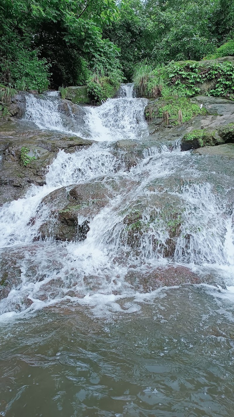 Natural Waterfall - Natural Waterfall, W325+M92, Morandhana, Malkota, Madhya Pradesh 460553, India