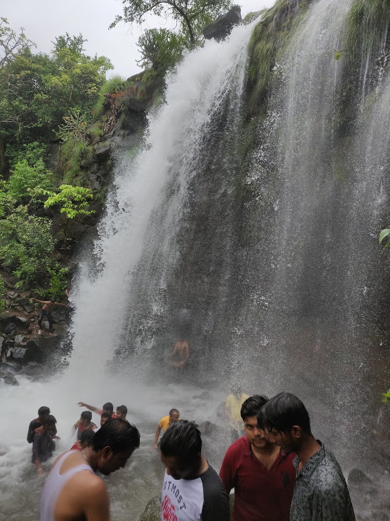 Tamhini Ghat Waterfall - Tamhini Ghat Waterfall, 99WM+CRC, Sanaswadi, Maharashtra 402305, India
