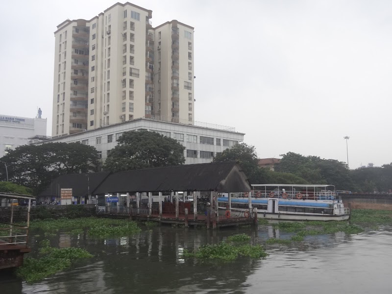 High Court Boat Jetty - High Court Boat Jetty, Marine Drive Walkway, Marine Drive, Ernakulam, Kochi, Keralam 682031, India