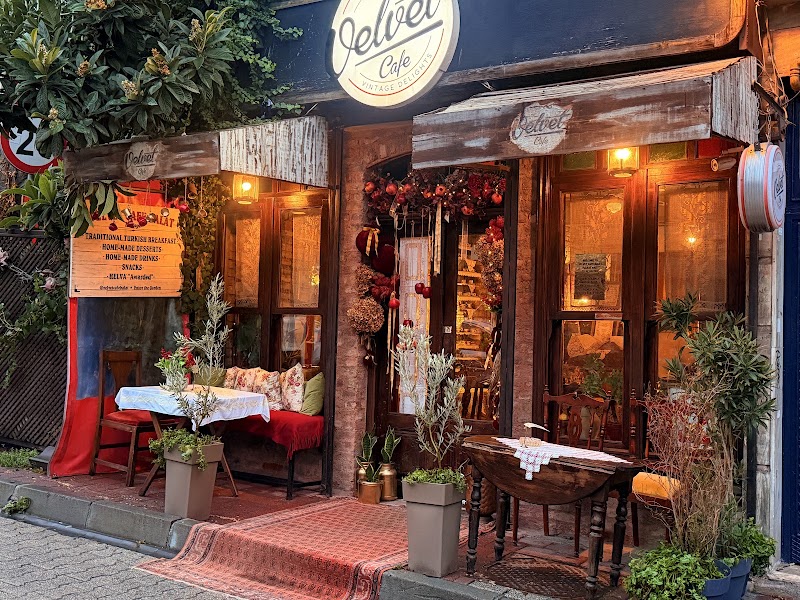Velvet Cafe, Balat Breakfast • Brunch • Coffee - Velvet Cafe, Balat Breakfast • Brunch • Coffee, Balat, Çimen Sk. No:8a, 34087 Fatih/İstanbul, Türkiye