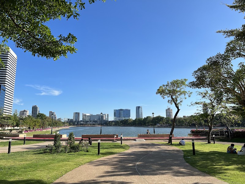 Benjakitti Forest Park - Benjakitti Forest Park PHH4+Q2, Khlong Toei, Bangkok 10110, Thailand