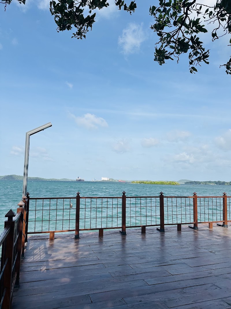 The Ocean Breeze Walkaway & View Point