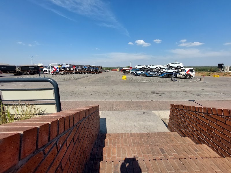 Zimbabwe Beitbridge Immigration Border Post - Zimbabwe Beitbridge Immigration Border Post, QXJP+PF6, Beitbridge, Zimbabwe